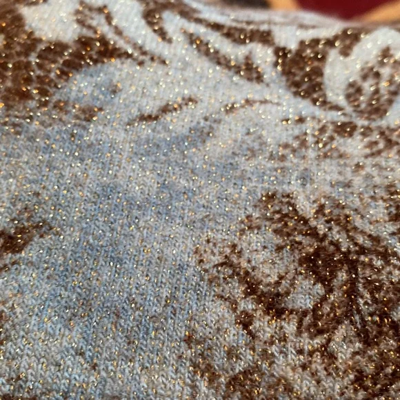 CACHE LIKE NEW SPARKLING SWEATER - Picture 3 of 9